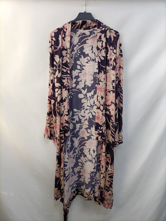 OYSHO. Kimono morado flores T.s/m