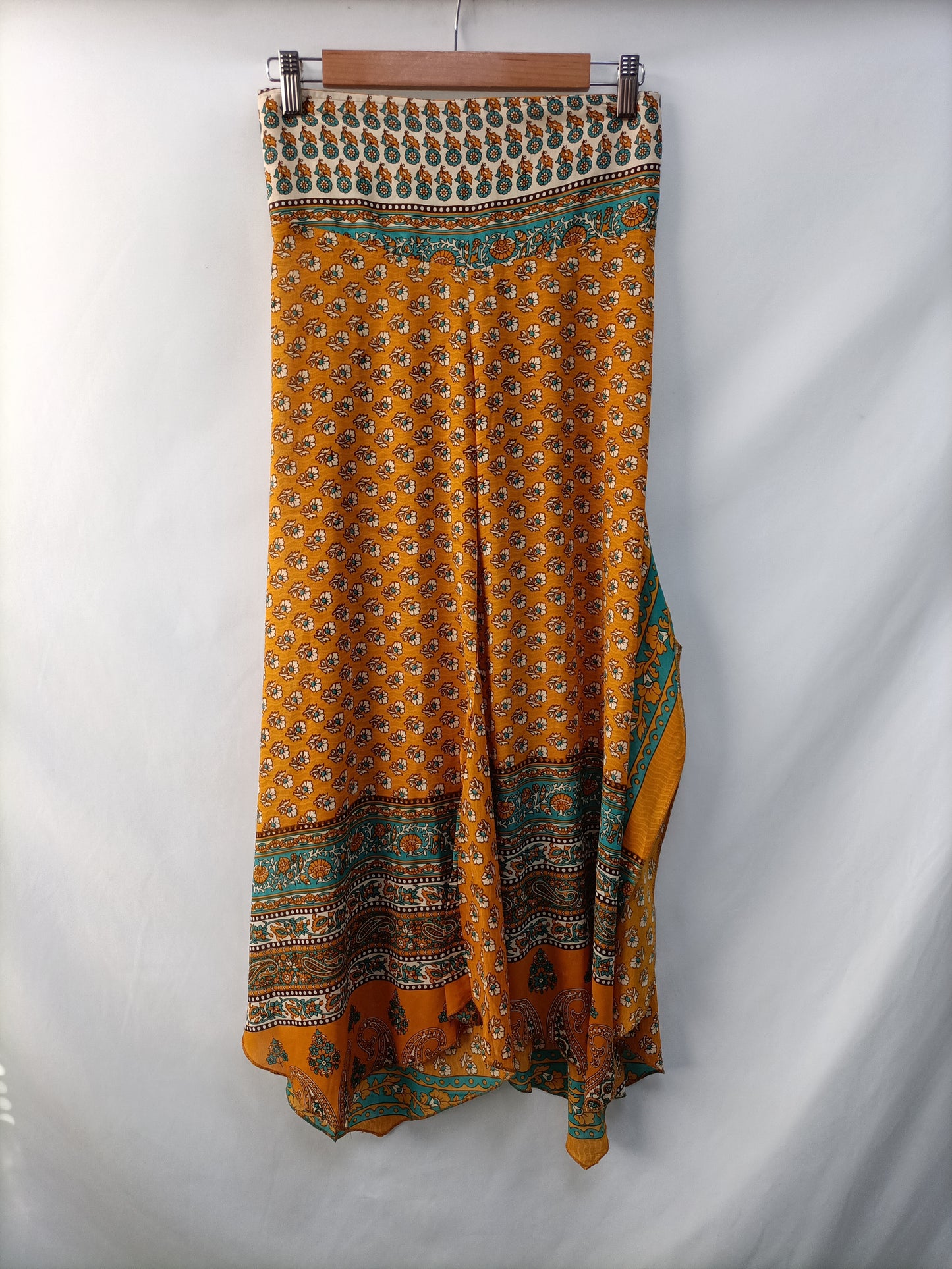 FOLLOW YOUR SOUL. Pantalón fluido mostaza T.u(s/m)