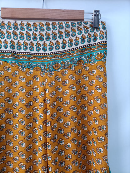 FOLLOW YOUR SOUL. Pantalón fluido mostaza T.u(s/m)