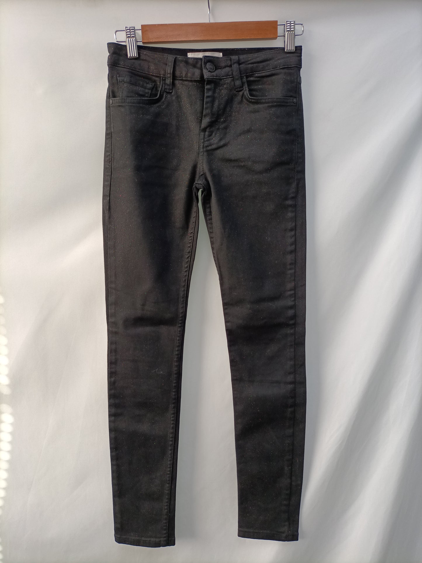 MANGO. Pantalón negro púrpura T.34