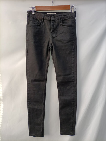 MANGO. Pantalón negro púrpura T.34