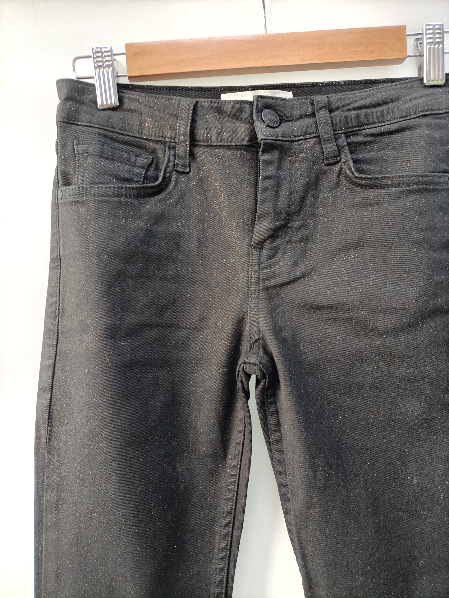 MANGO. Pantalón negro púrpura T.34