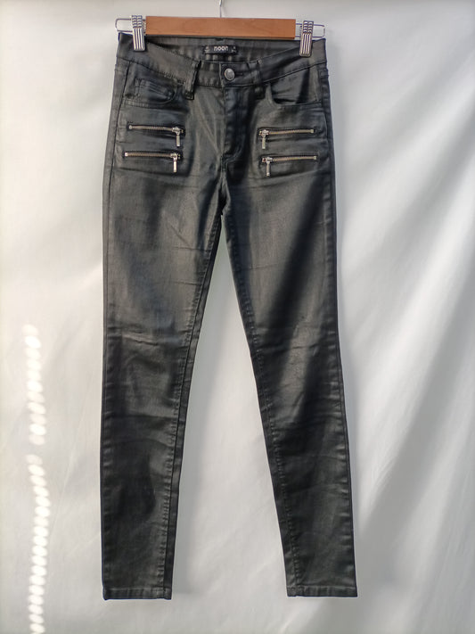 NOON. Pantalón encerado T.32