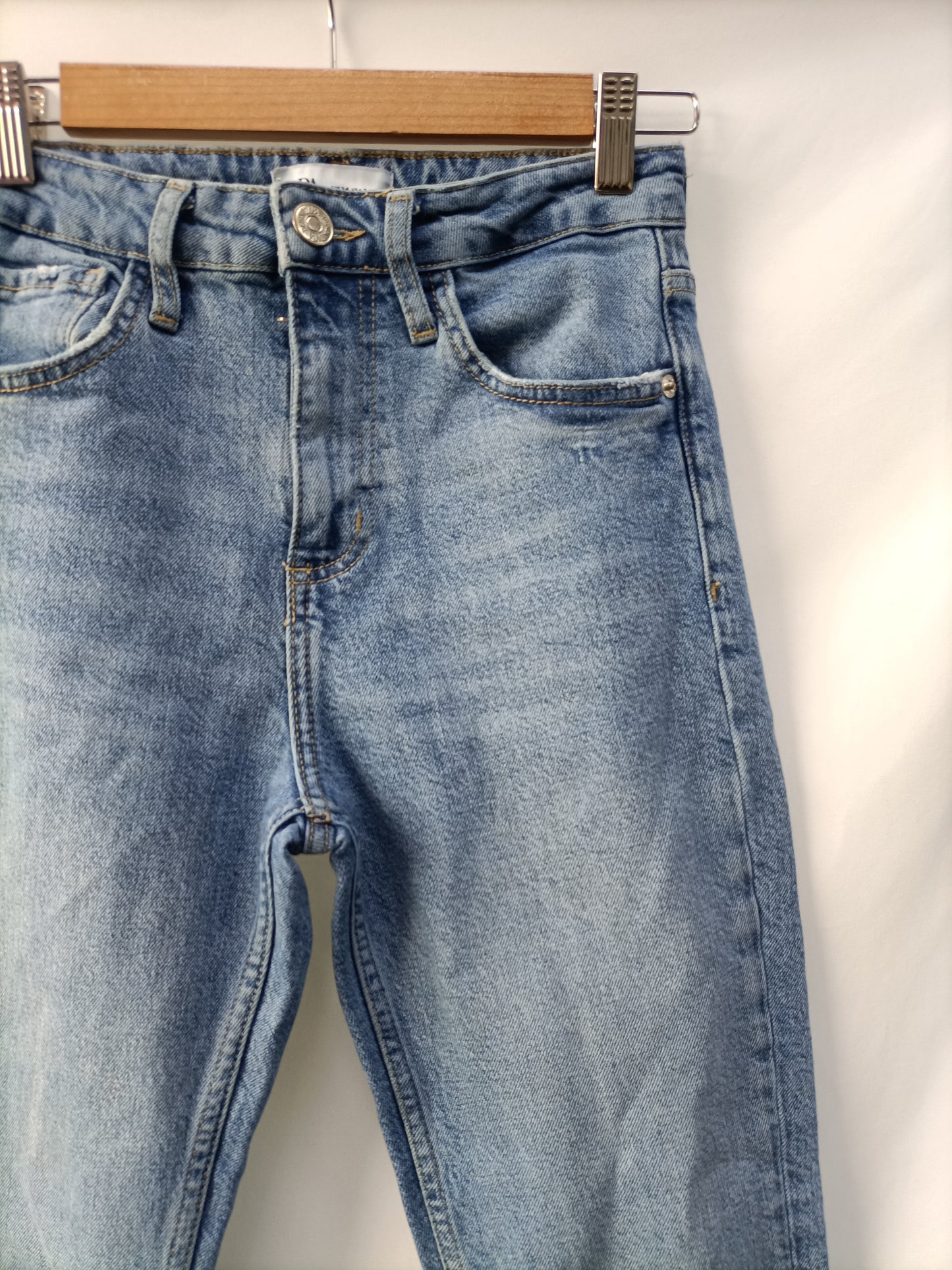 ZARA. Pantalón recto vaquero   T.34