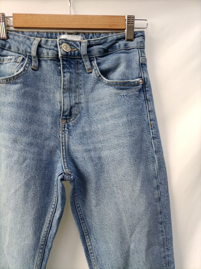 ZARA. Pantalón recto vaquero   T.34
