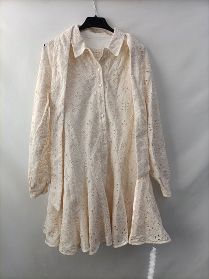 SEZANE. Vestido beige troquelado T.36