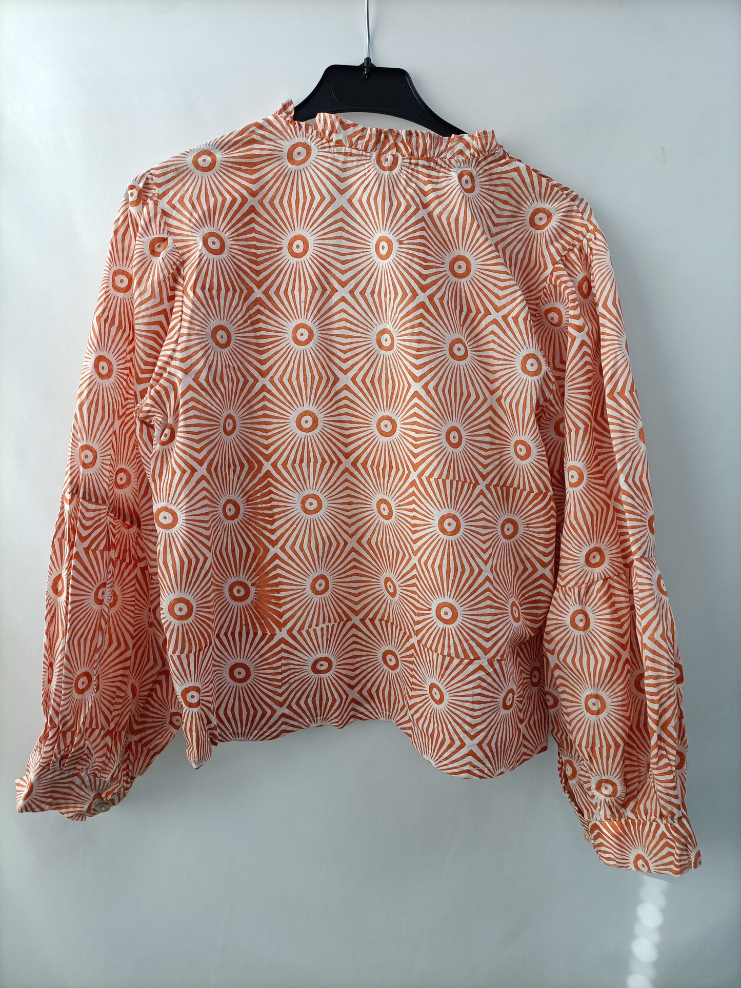 PAR&ESCALA. Blusa naranja estampada T.s