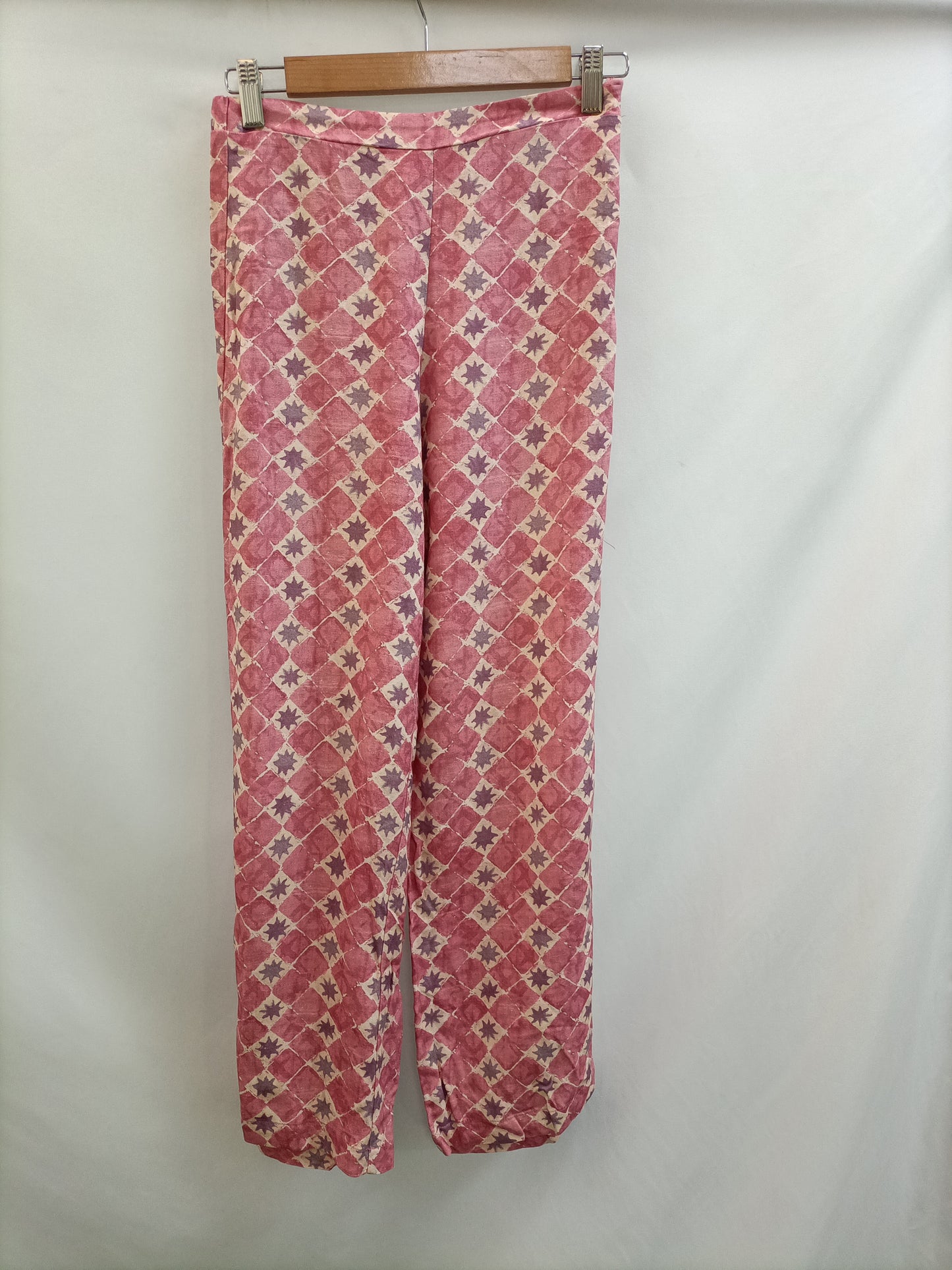 PULL&BEAR. Total look rosa T.s