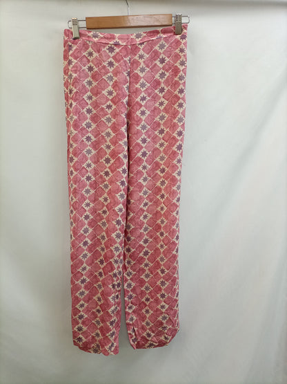 PULL&BEAR. Total look rosa T.s