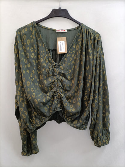 KONCARU. Total look print T.s