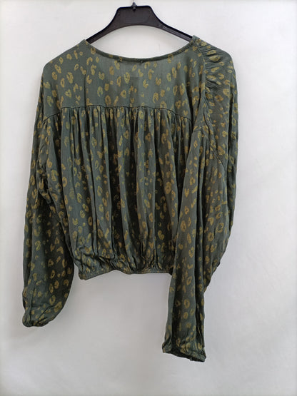 KONCARU. Total look print T.s