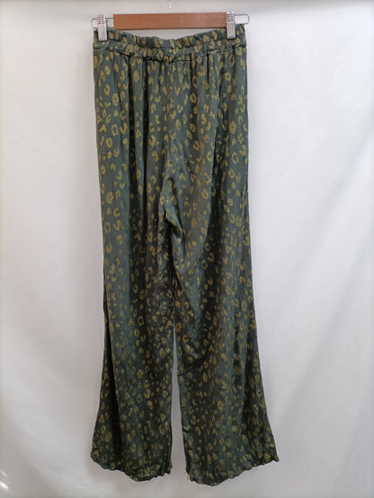 KONCARU. Total look print T.s