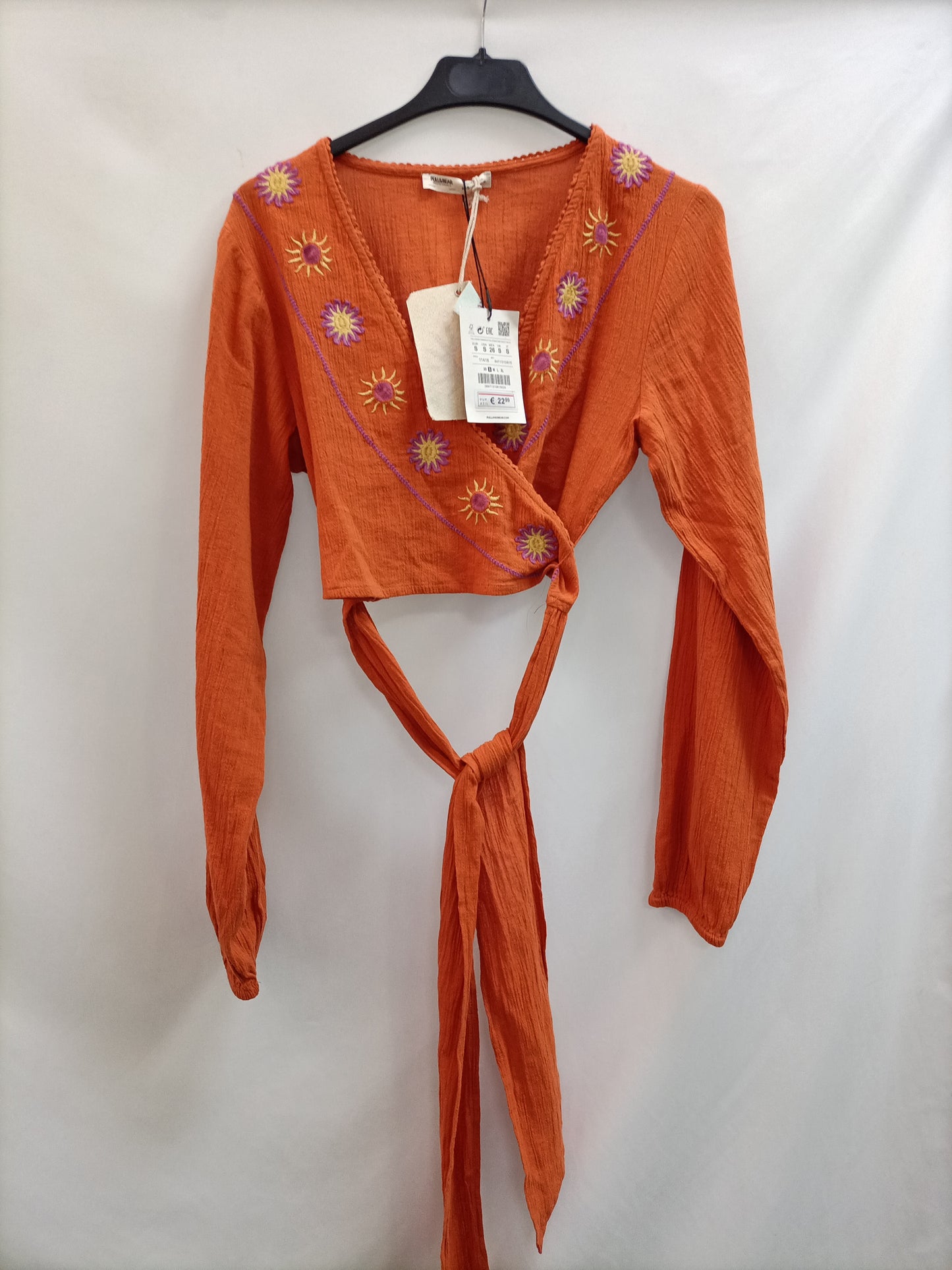 PULL&BEAR.Blusa bordada T.s