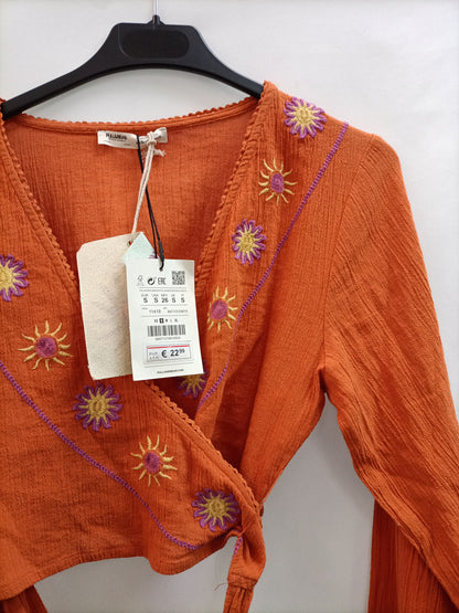 PULL&BEAR.Blusa bordada T.s