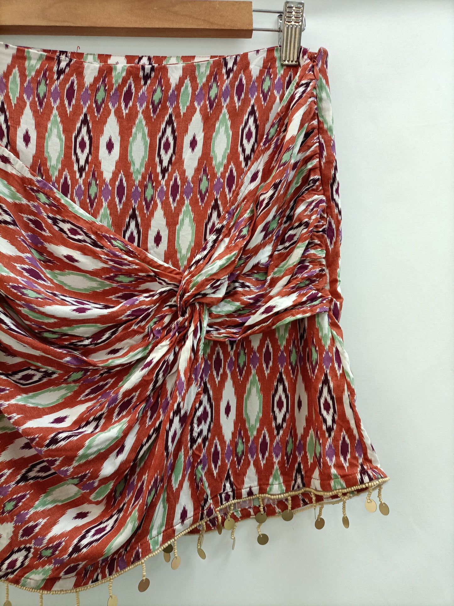 PULL&BEAR. Falda corta nudo T.s