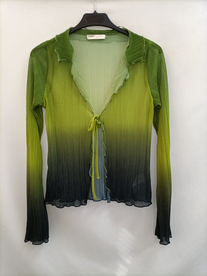 PULL& BEAR. Total look Verde T.s