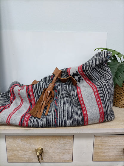 LALLA. Bolsa de viaje bordados