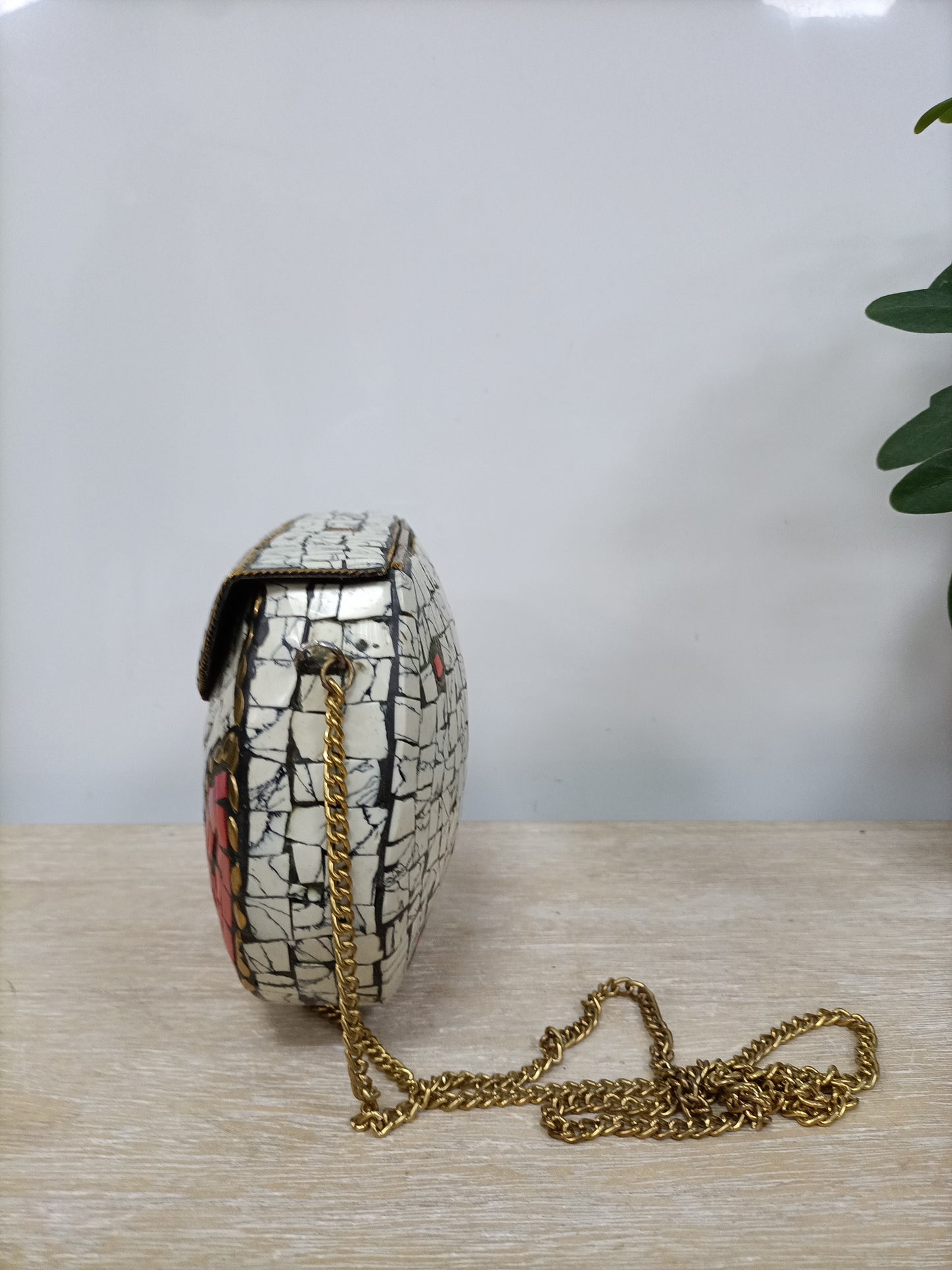 OTRAS. Bolso rijido mosaicos