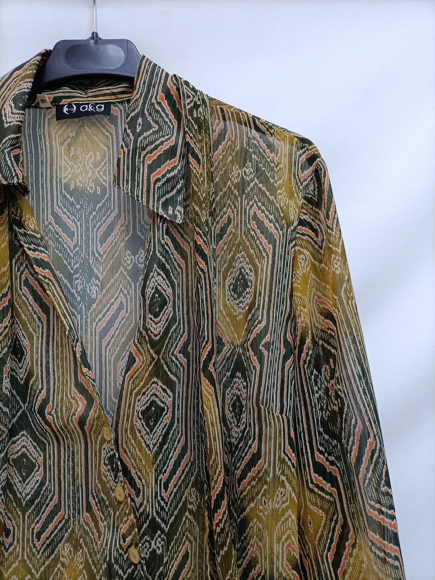 A&G. Blusa estampada hilos T.48(s/m)