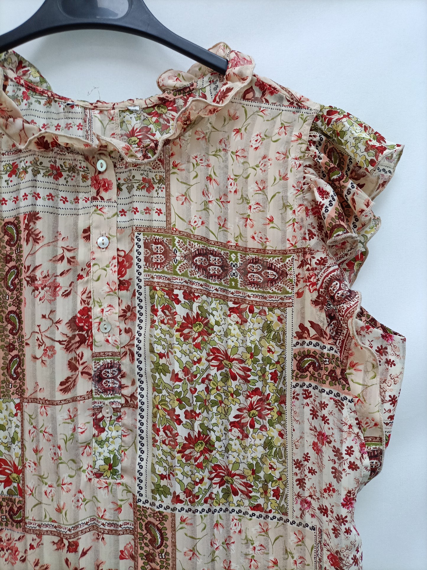 OTHERS. Pink floral blouse Your