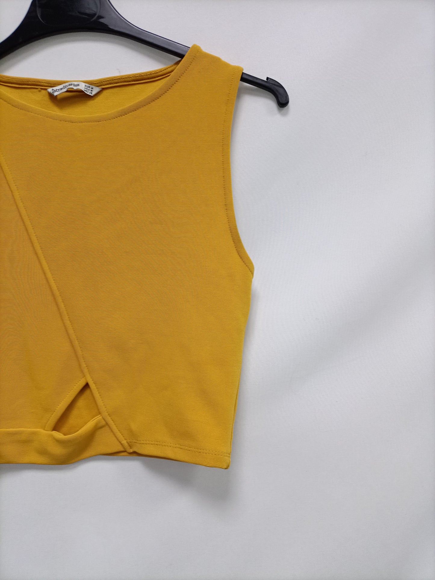 STRADIVARIUS. Mustard Top Tm