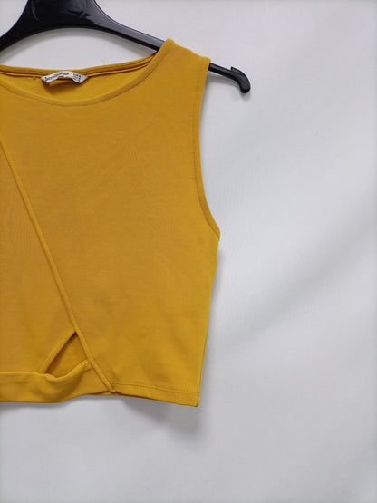 STRADIVARIUS. Mustard Top Tm