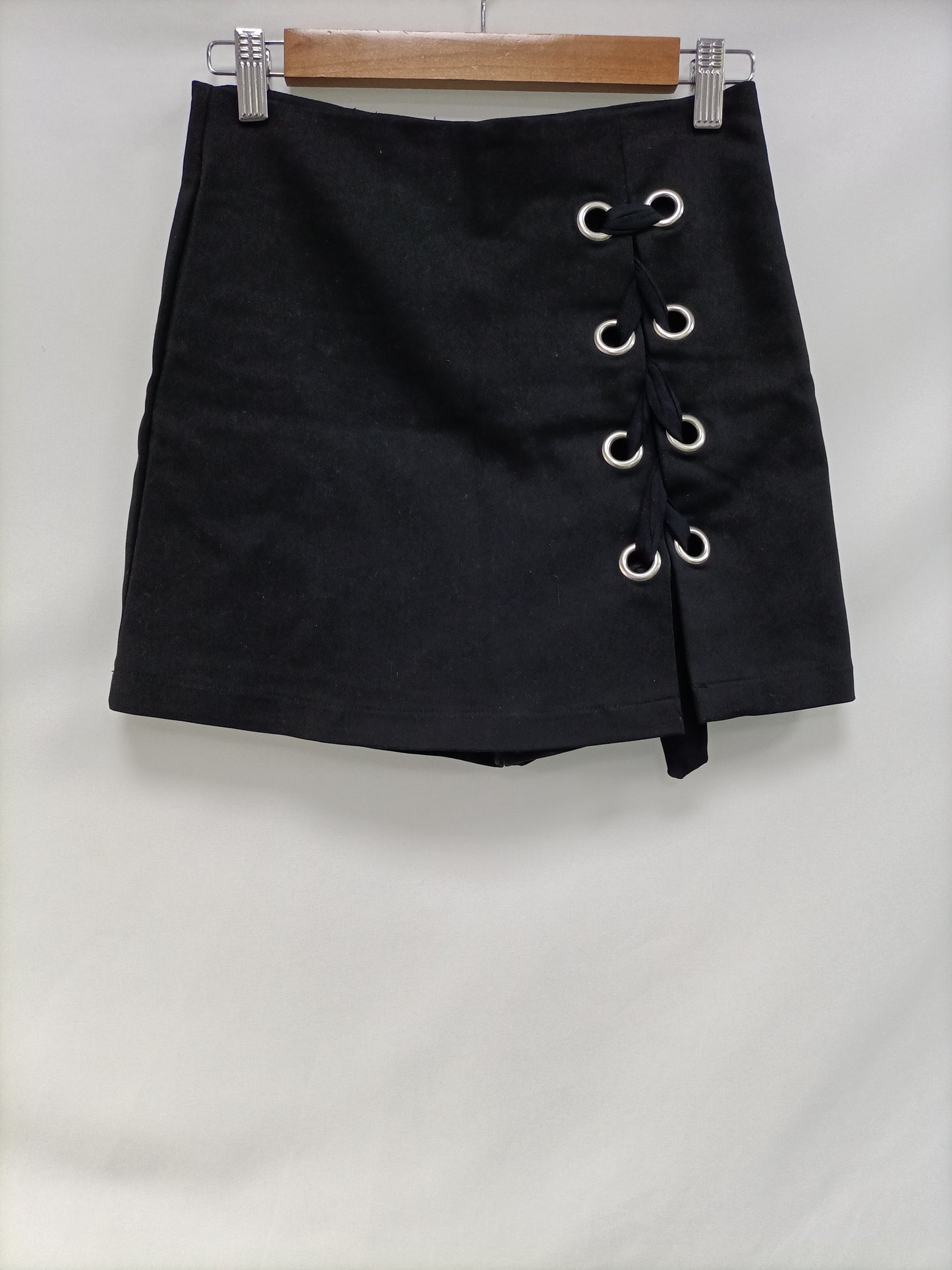 STRADIVARIUS. Falda pantalón negra T.34