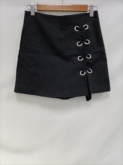 STRADIVARIUS. Falda pantalón negra T.34