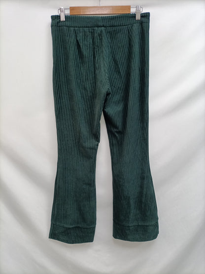 ERRE. Pantalón verde pana T.s