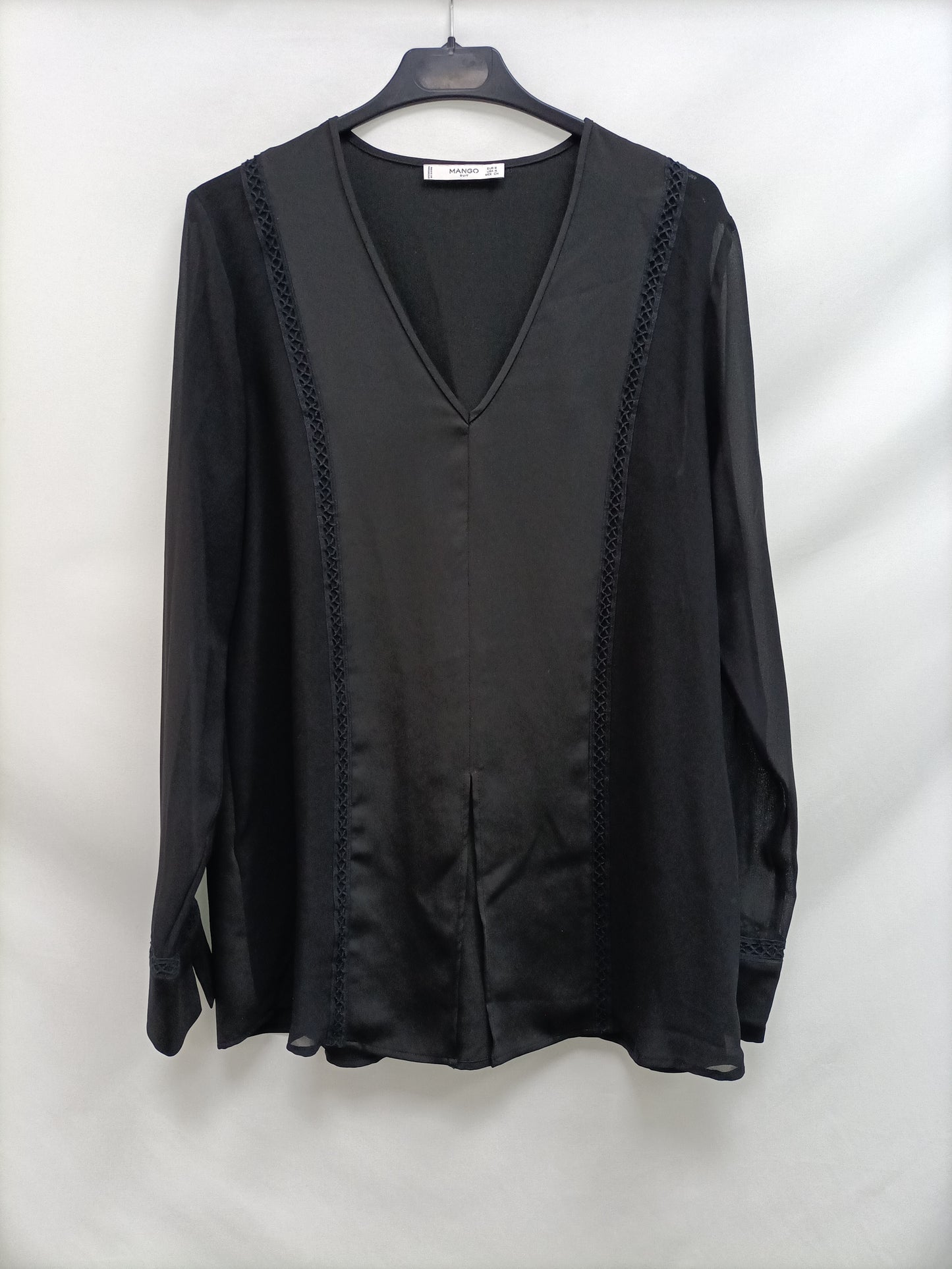 MANGO.  blusa negra fluida T.S