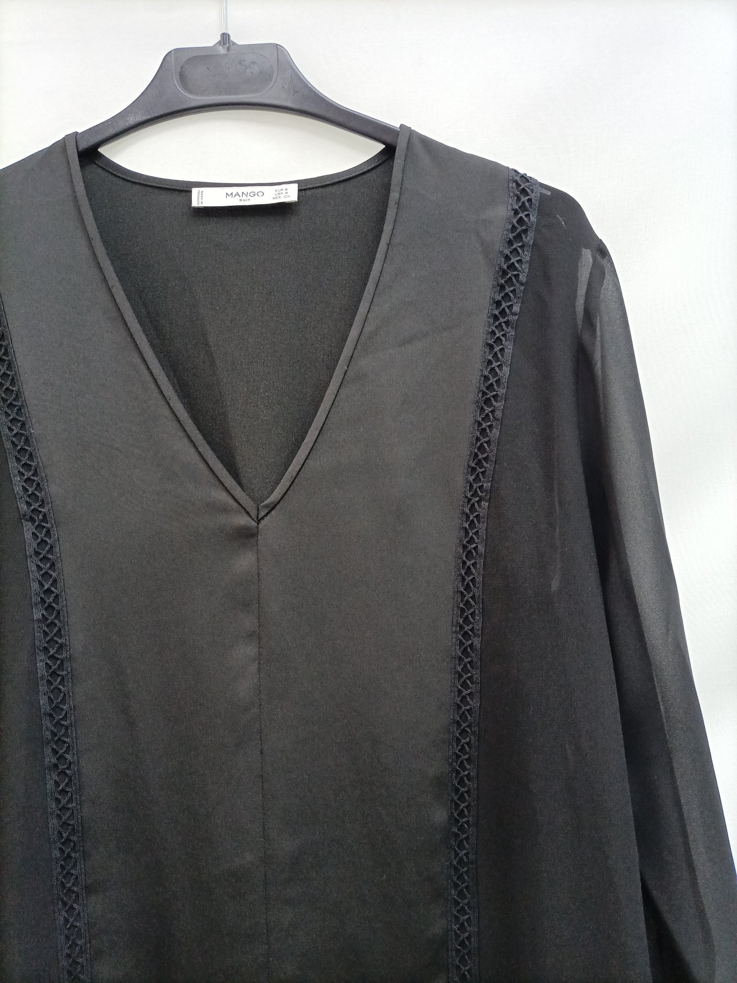 MANGO.  blusa negra fluida T.S