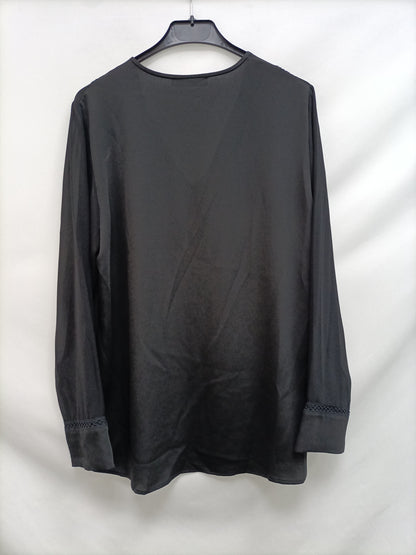 MANGO.  blusa negra fluida T.S