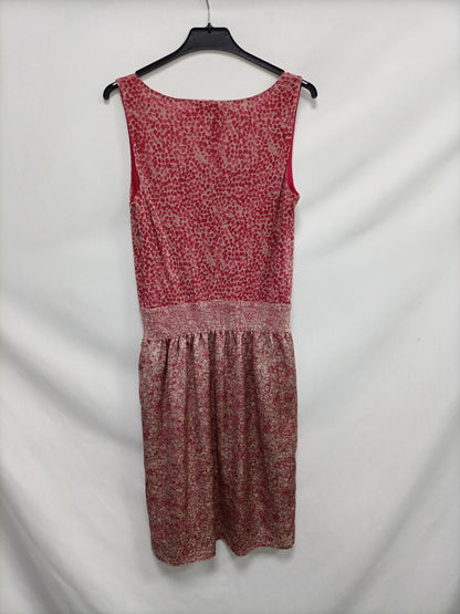 LUI JO. Printed dress in pink/red tones. Yours