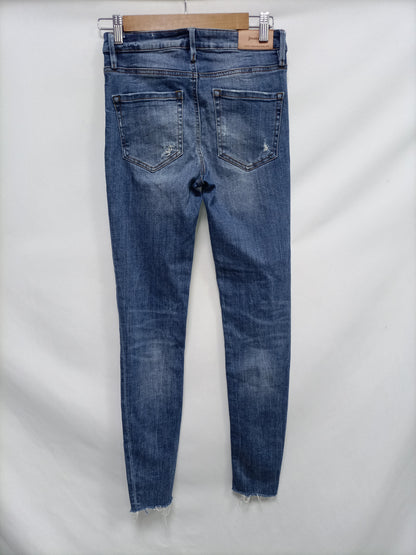 STRADIVARIUS. Jeans size 34