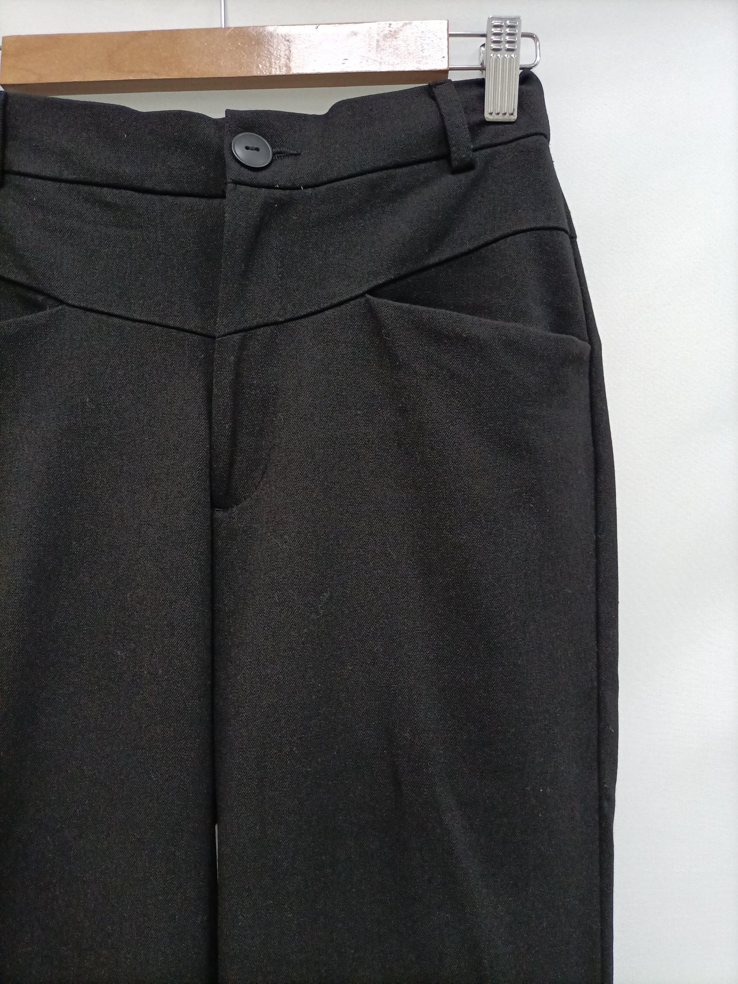 ZARA. Pantalón fluido negro T.xs