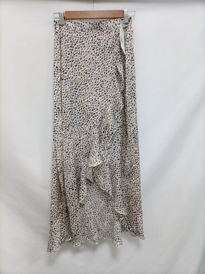 H&amp;M. Beige anima print skirt T.xs/s