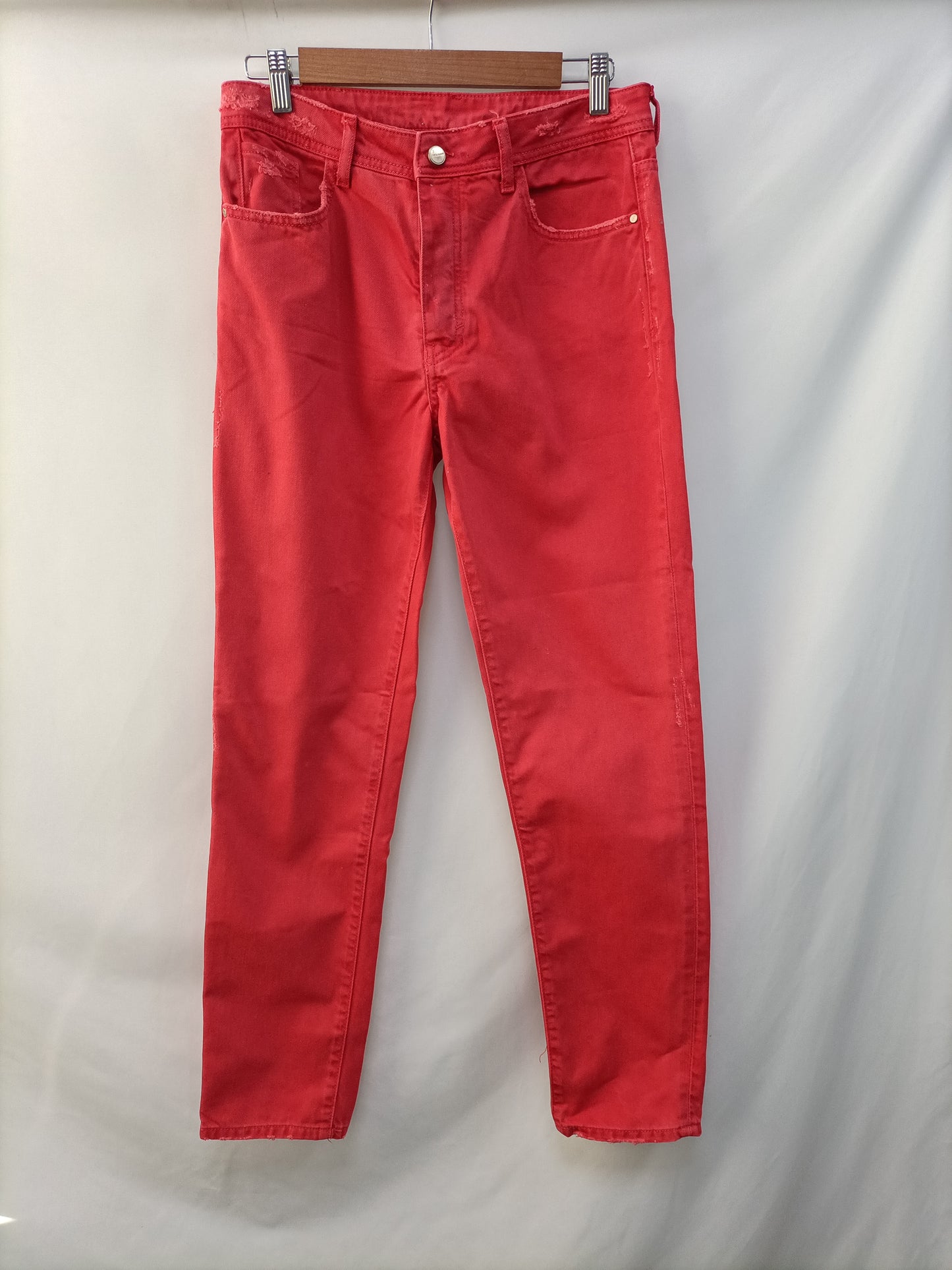 OTRAS.Pantalones mom rojos efecto lavado T.38