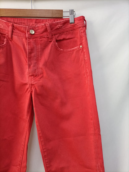 OTRAS.Pantalones mom rojos efecto lavado T.38