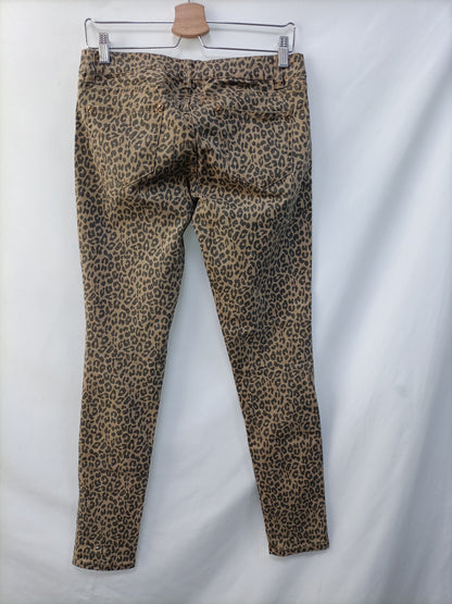 OTRAS.Pantalones vaqueros animal print T.38