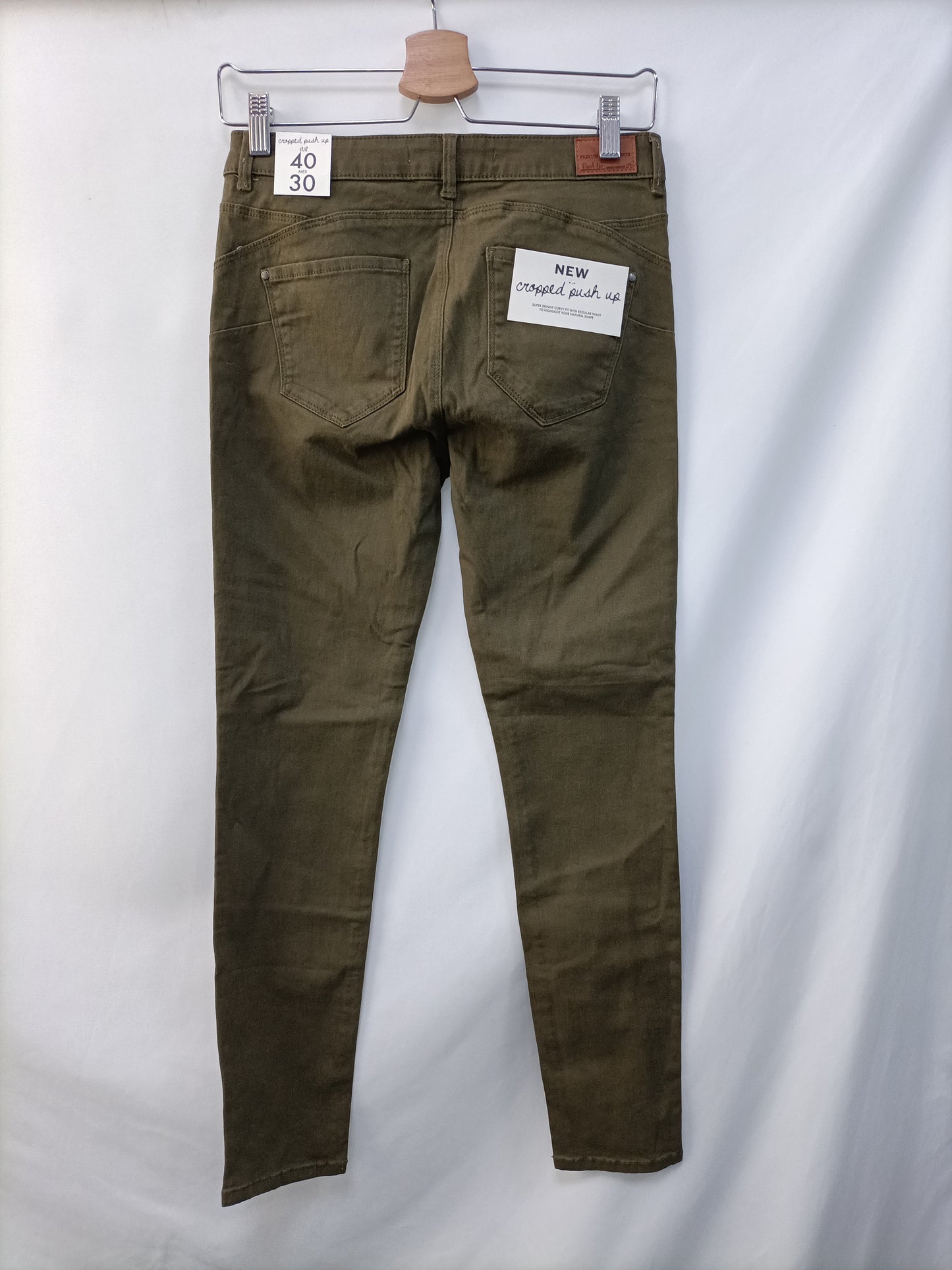 LEFTIES.Pantalones pitillo verdes T.40