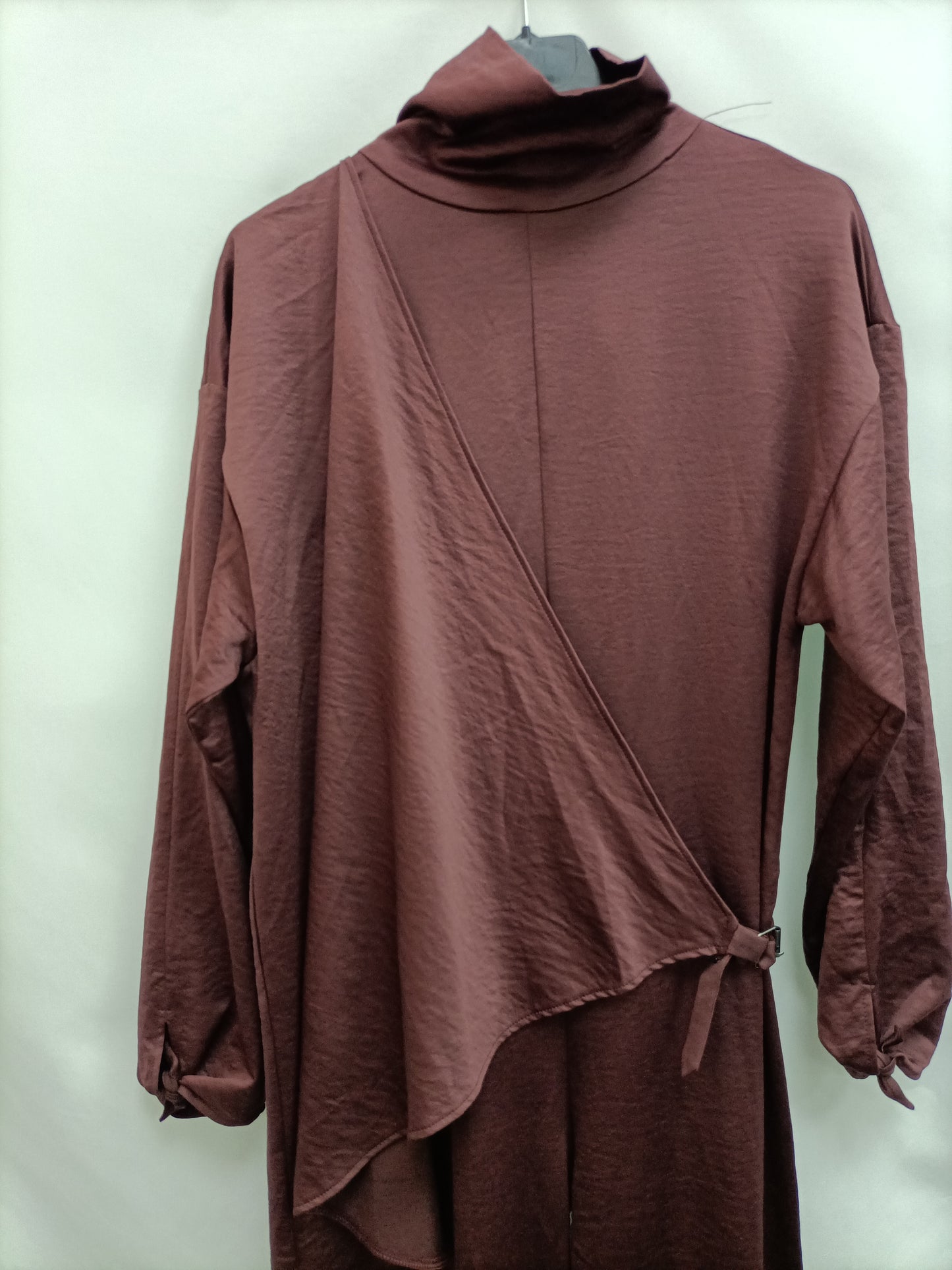 ZARA. Mono fluido burdeos T.s