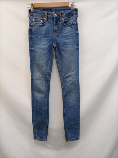 ZARA. Pantalón denim pitillo T.34