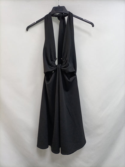 ZARA. Vestido negro escote T.s