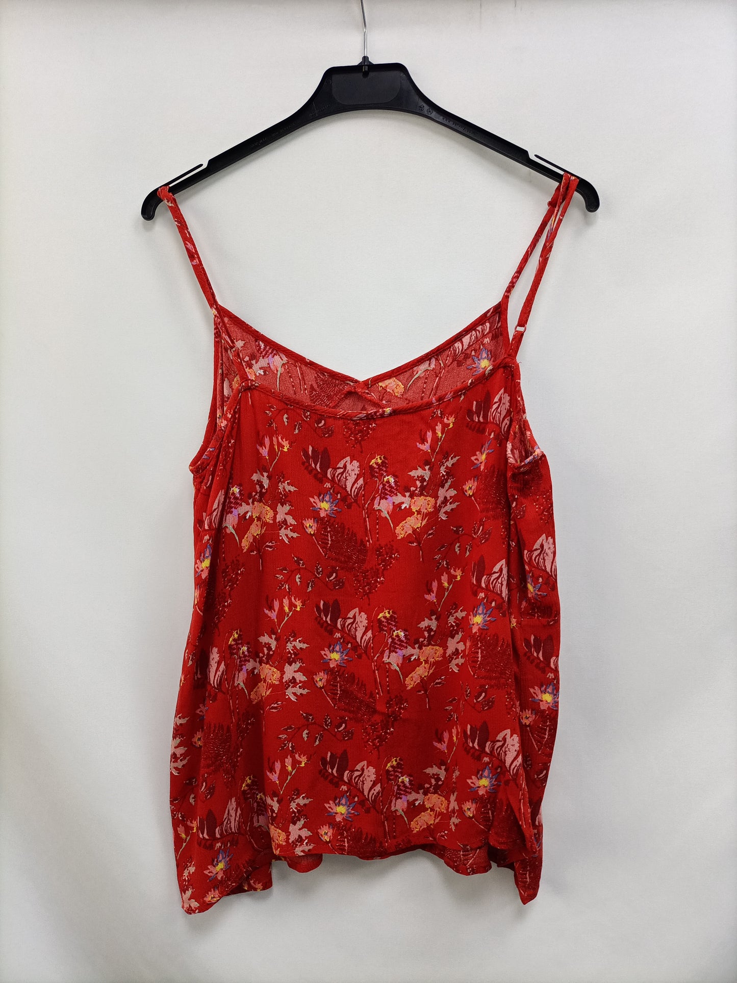 NATURA. Top rojo flores T.m