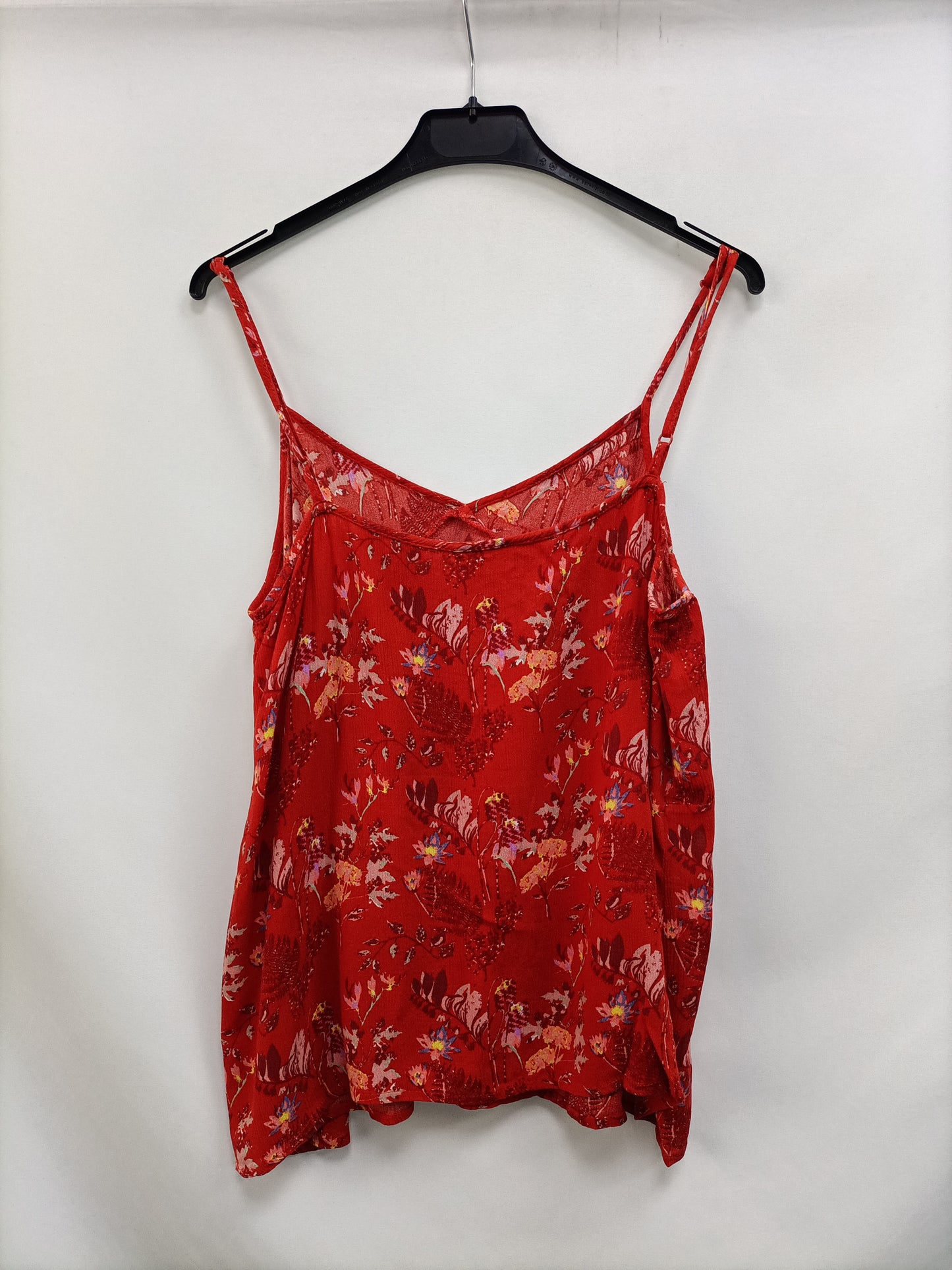 NATURA. Top rojo flores T.m