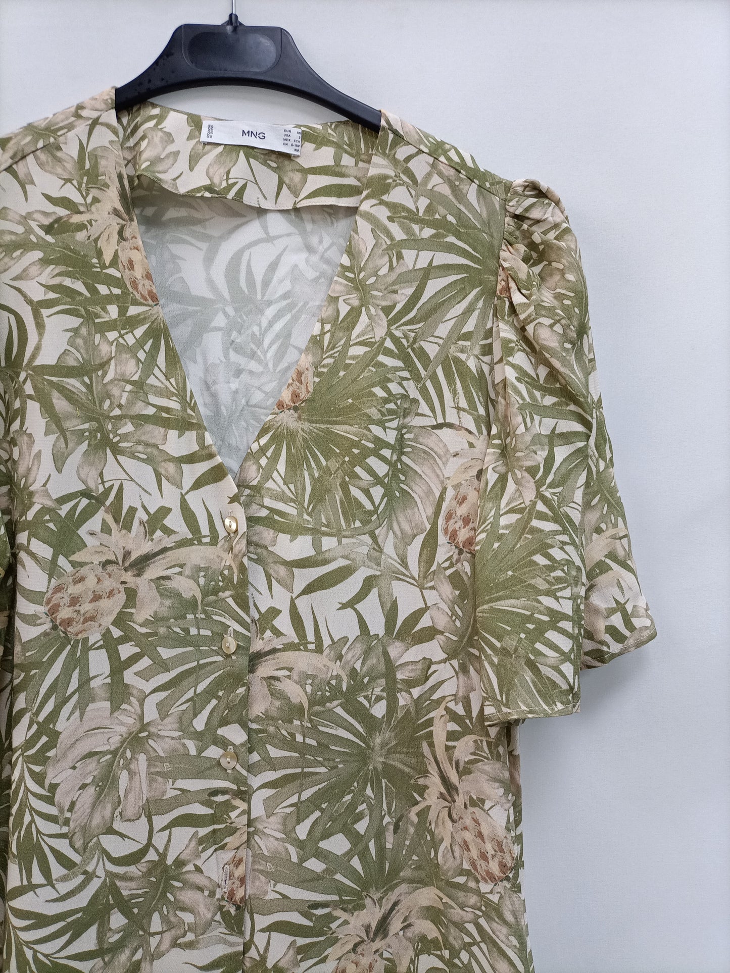 MANGO. Blusa hojas T.xs