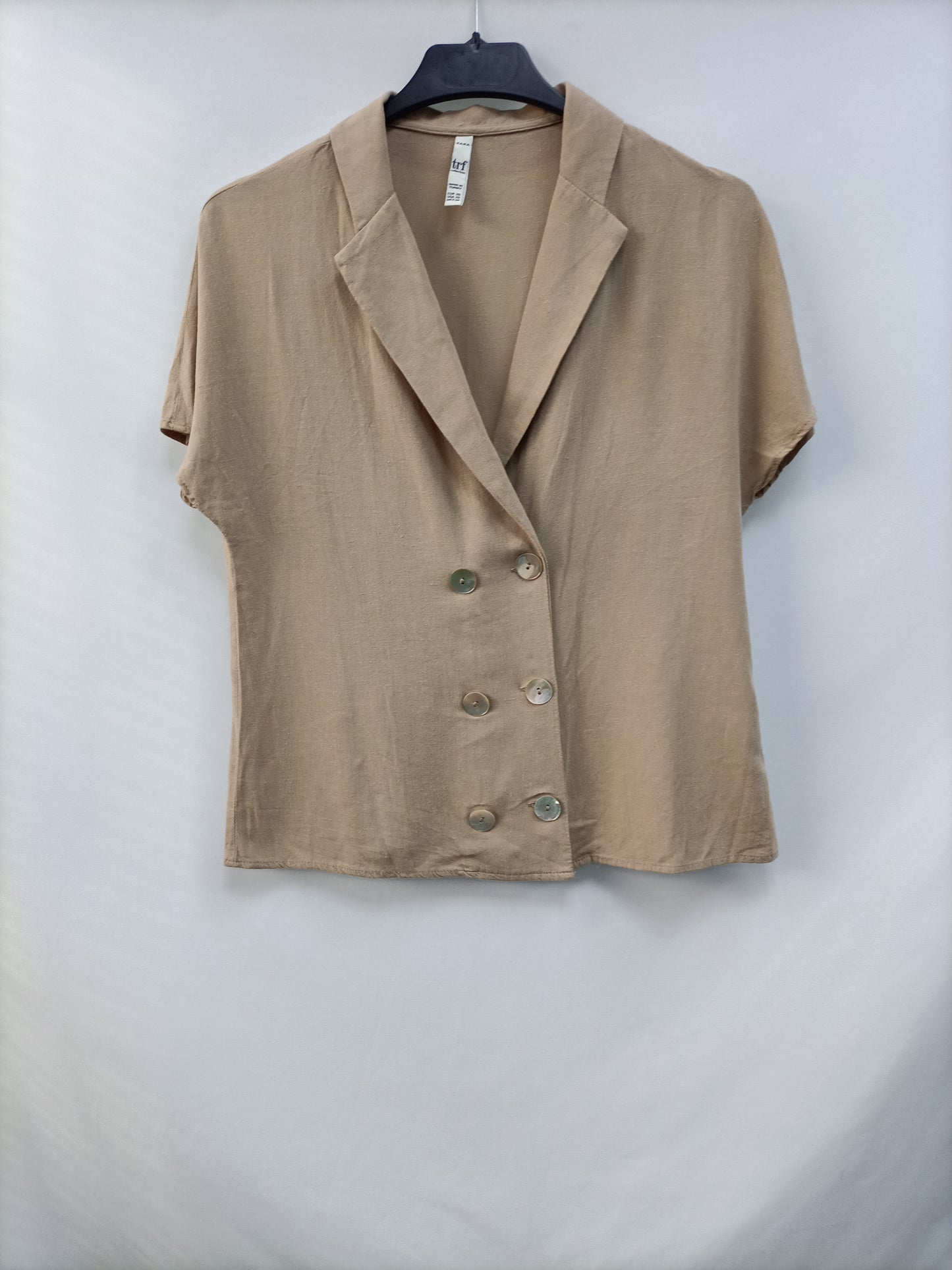 ZARA. Blusa beige cruzada T.xs