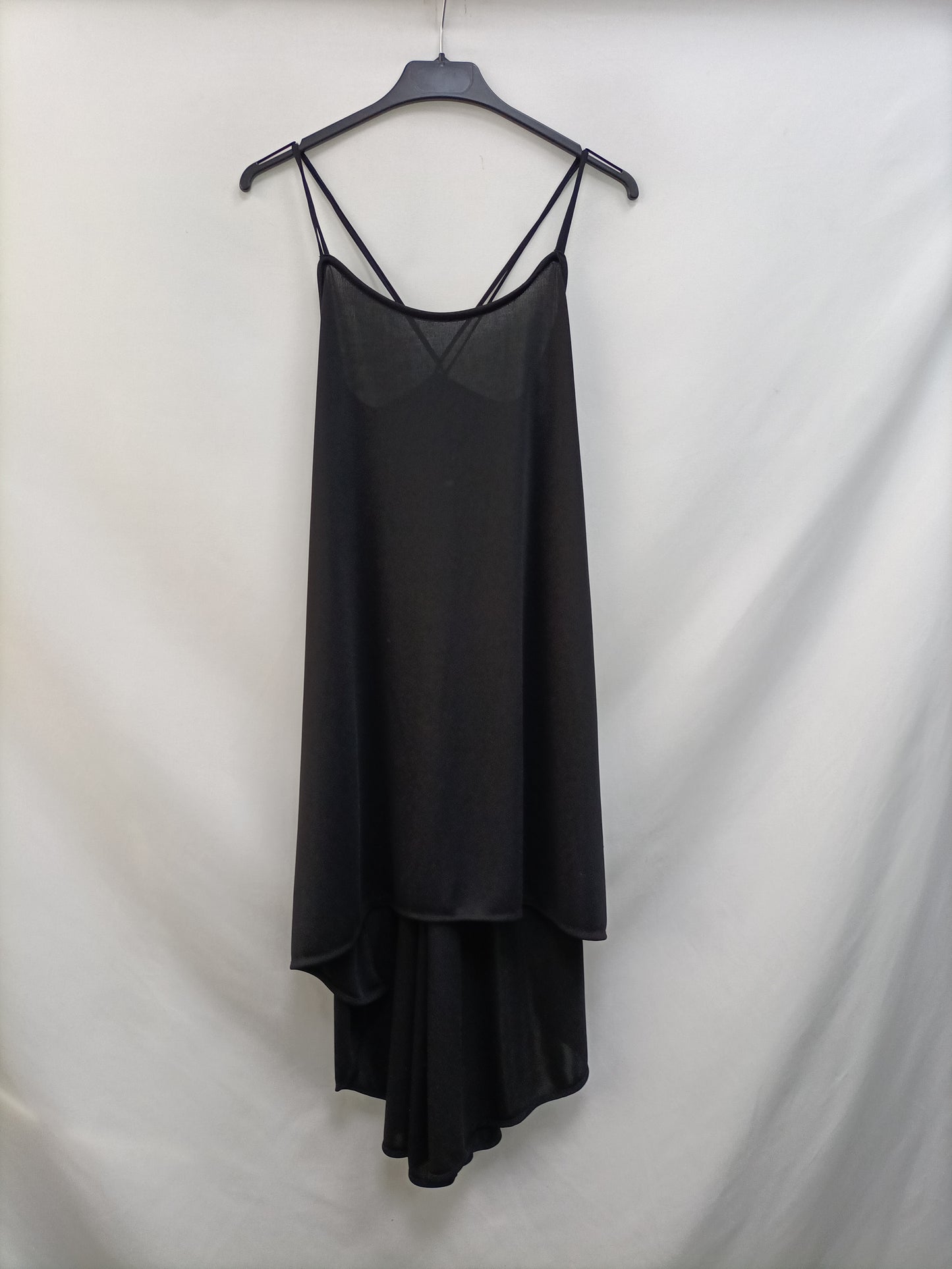 ZARA. Vestido negro asimétrico T.s