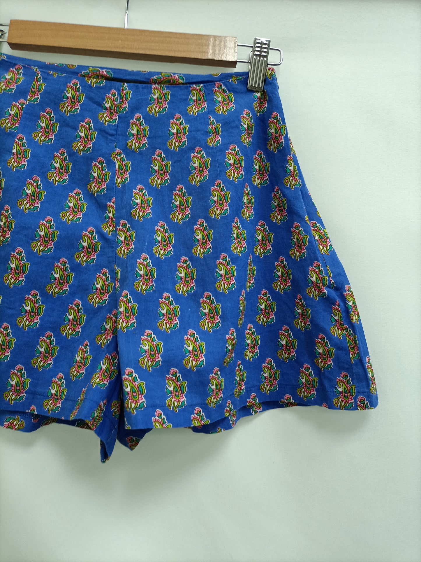 ASOS. Pantalón corto azul T.36
