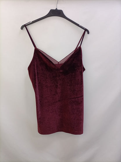OYSHO. Top terciopelo burdeos T.s